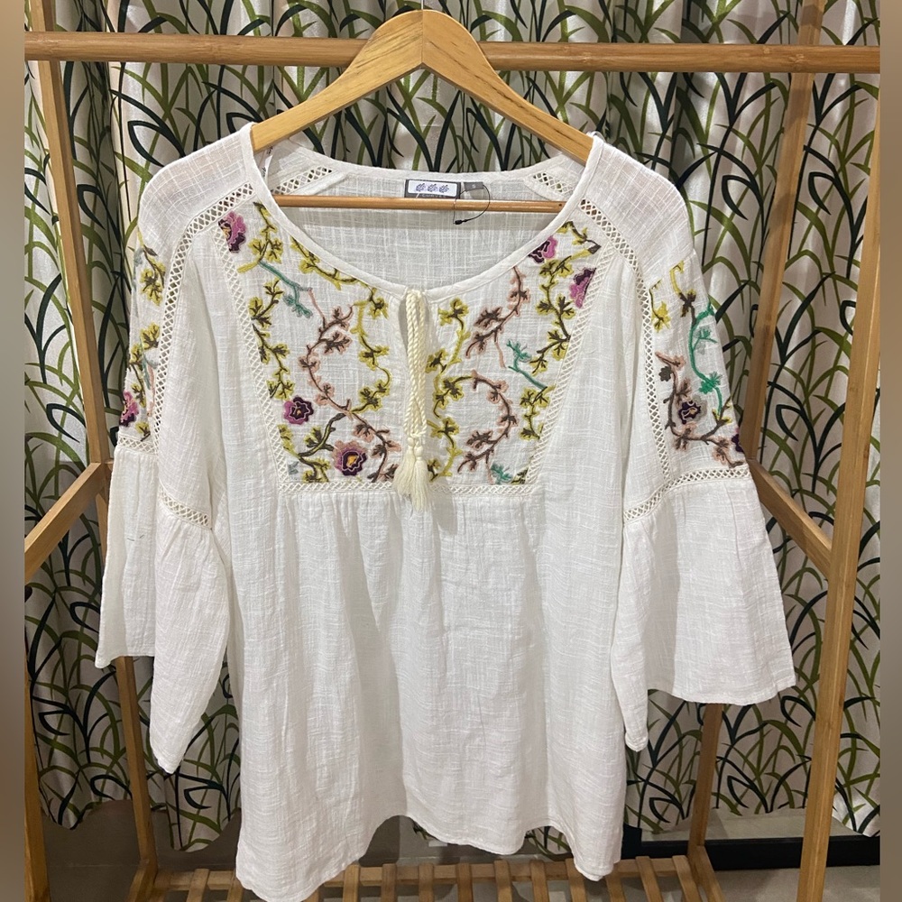 Gia Curves Floral Embroidered Boho Tops - Picture 6 of 9